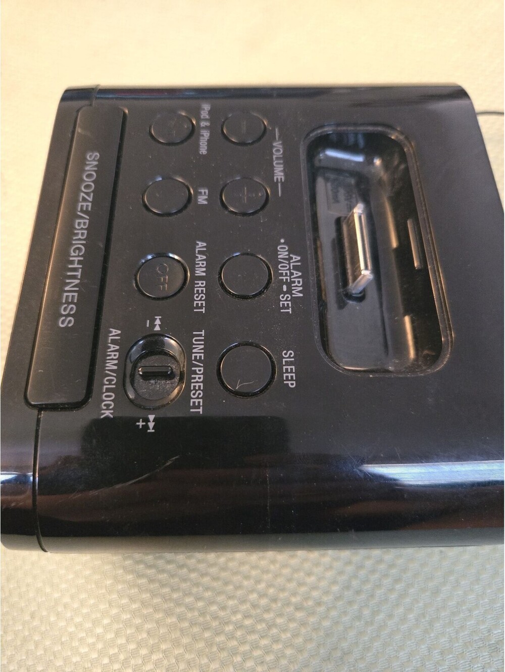 Sony ICF-C05iP Dream Machine Speaker Dock Clock Radio Untested No Power Cable - Picture 4 of 5